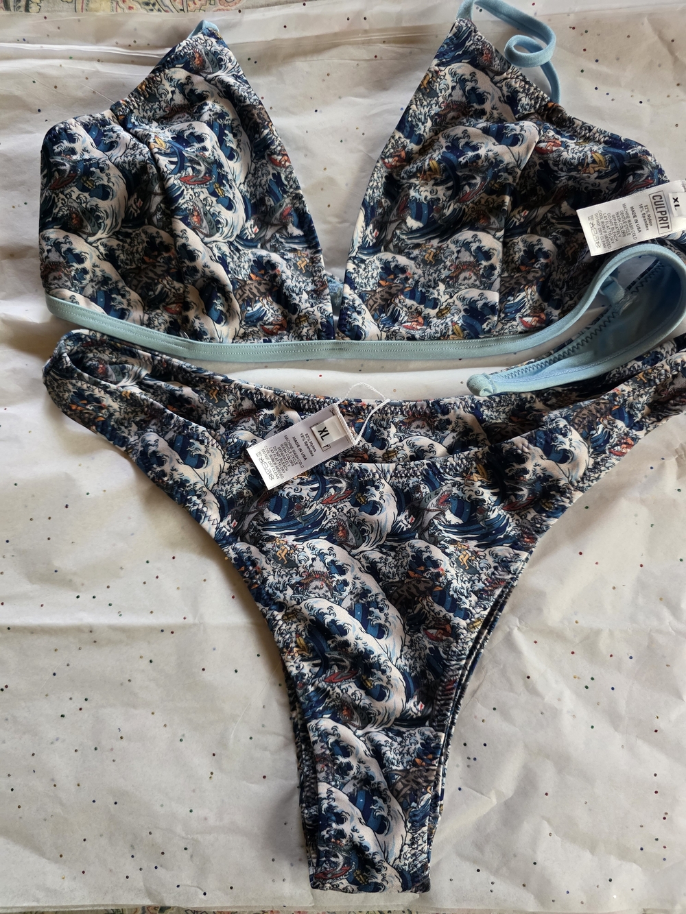 Culprit - Two-Piece Swimsuit Bikini Set in Navy Wave Print
